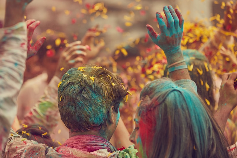 퍼렐 윌리엄스가 함께한 인도 홀리 축제 2018, pharrell-williams india holi festival