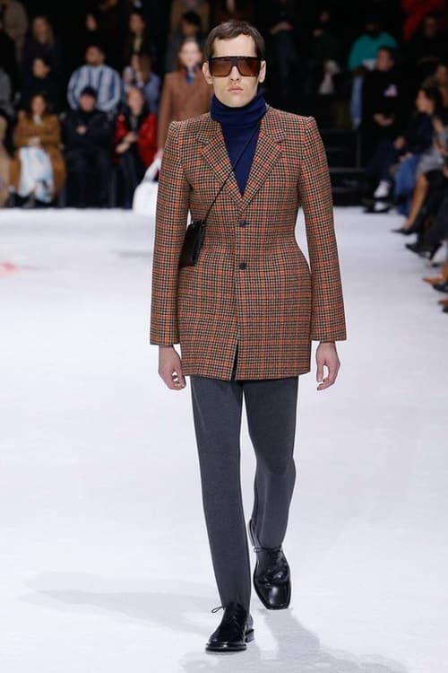 발렌시아가 2018 가을, 겨울 컬렉션  새로운 어글리 스니커 balenciaga fall 2018 runway