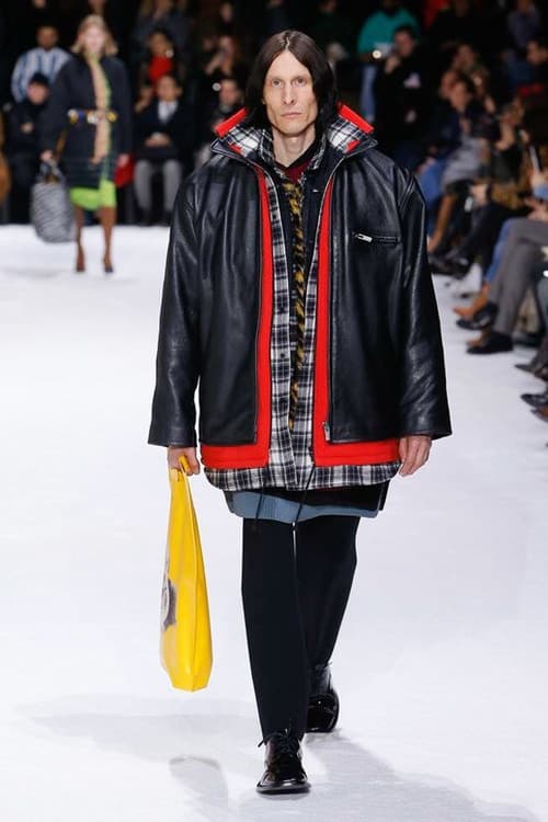 발렌시아가 2018 가을, 겨울 컬렉션  새로운 어글리 스니커 balenciaga fall 2018 runway