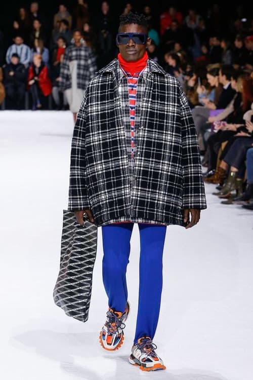 발렌시아가 2018 가을, 겨울 컬렉션  새로운 어글리 스니커 balenciaga fall 2018 runway