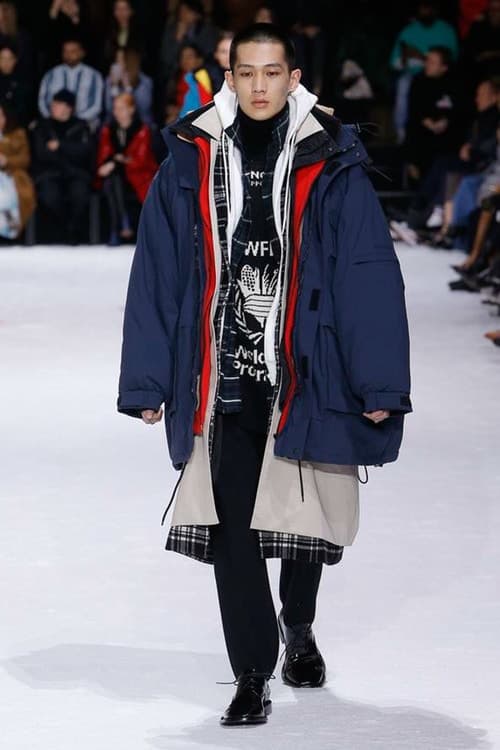 발렌시아가 2018 가을, 겨울 컬렉션  새로운 어글리 스니커 balenciaga fall 2018 runway