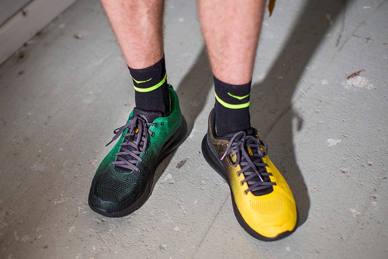 업데이트: 호카 오네 오네 x 엔지니어드 가먼츠 '후파나' 착화 사진