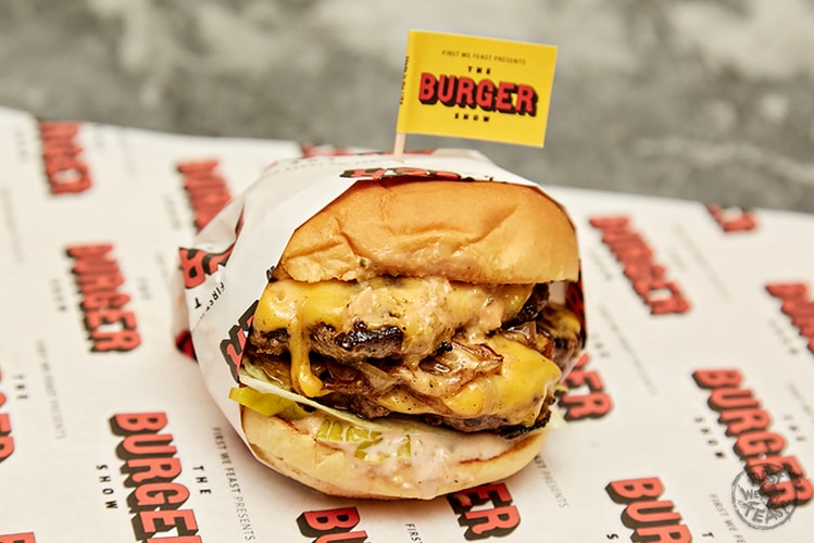 쉑-앤-아웃 버거, 카라멜 팝콘 프라프치노 등 신기한 신상 먹거리 네 가지