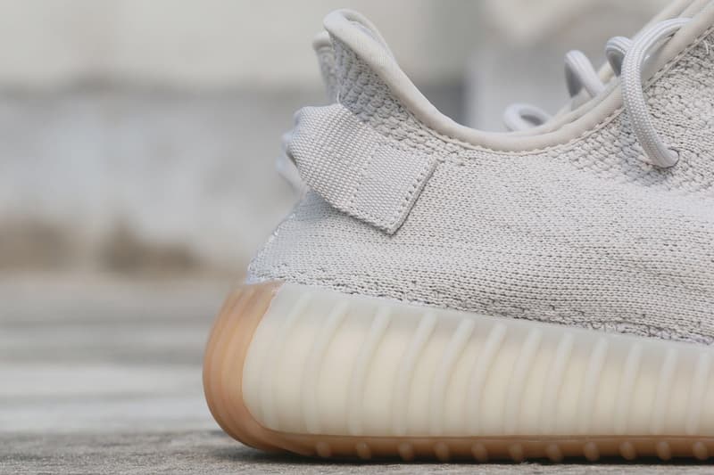 이지 부스트 350 V2 참깨 상세 사진 발매 시기 2018 yeezy boost sesame closer look