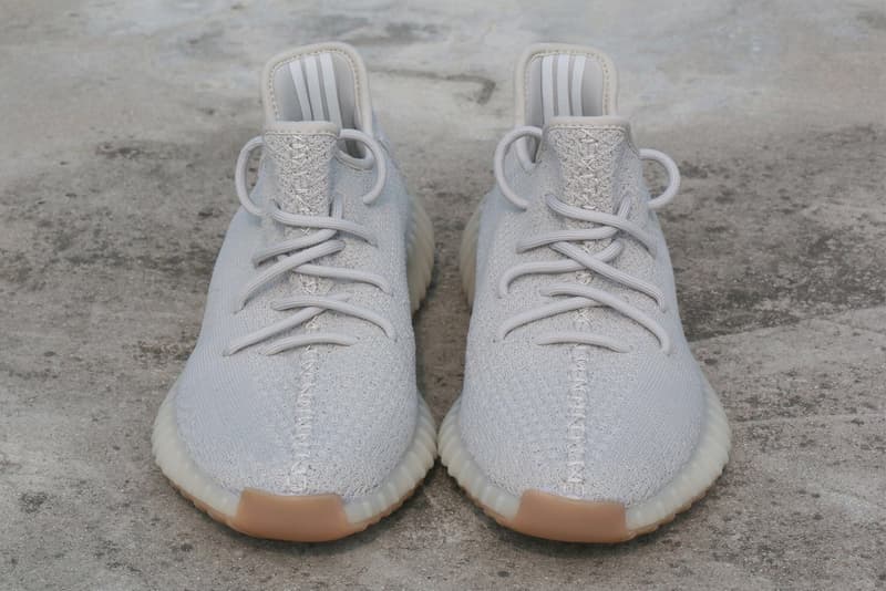 이지 부스트 350 V2 참깨 상세 사진 발매 시기 2018 yeezy boost sesame closer look