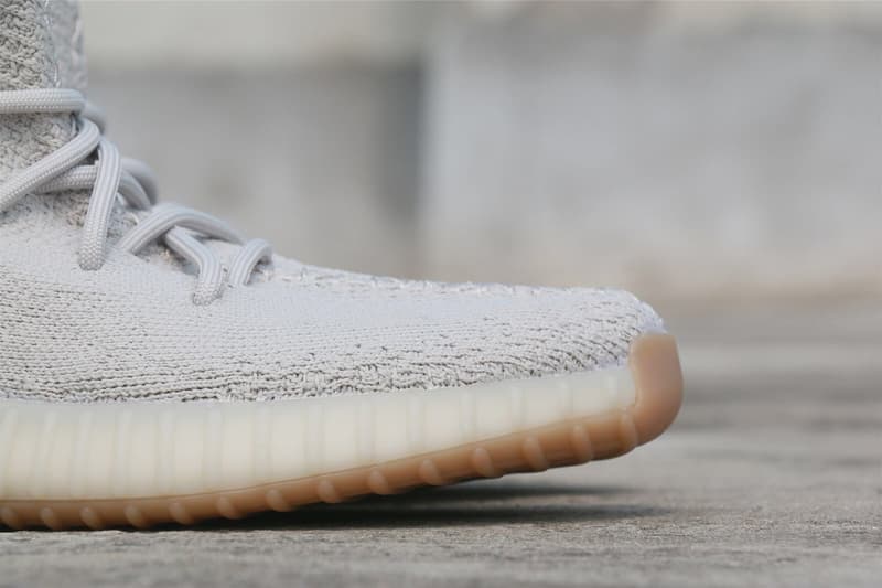 이지 부스트 350 V2 참깨 상세 사진 발매 시기 2018 yeezy boost sesame closer look