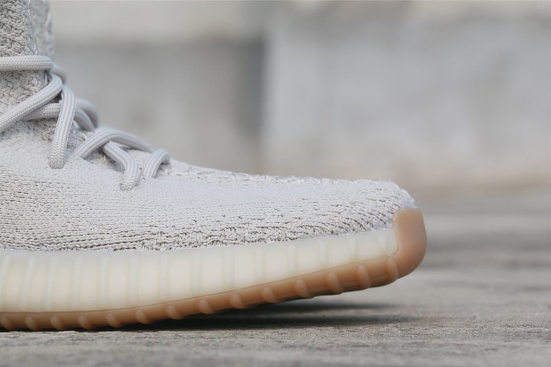 이지 부스트 350 V2 참깨 상세 사진 발매 시기 2018 yeezy boost sesame closer look
