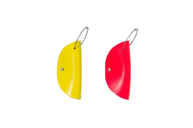헨더 스킴 x <슈큐> 매거진 '옐로 & 레드 카드' 시리즈 2018 hender scheme shukyu magazine red yellow card accessories exhibition
