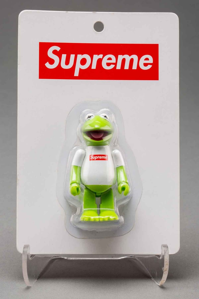 베어브릭 메디콤 토이 슈프림 카우스 경매 2018 bearbrick medicom toy toy story supreme kaws heritage auctions