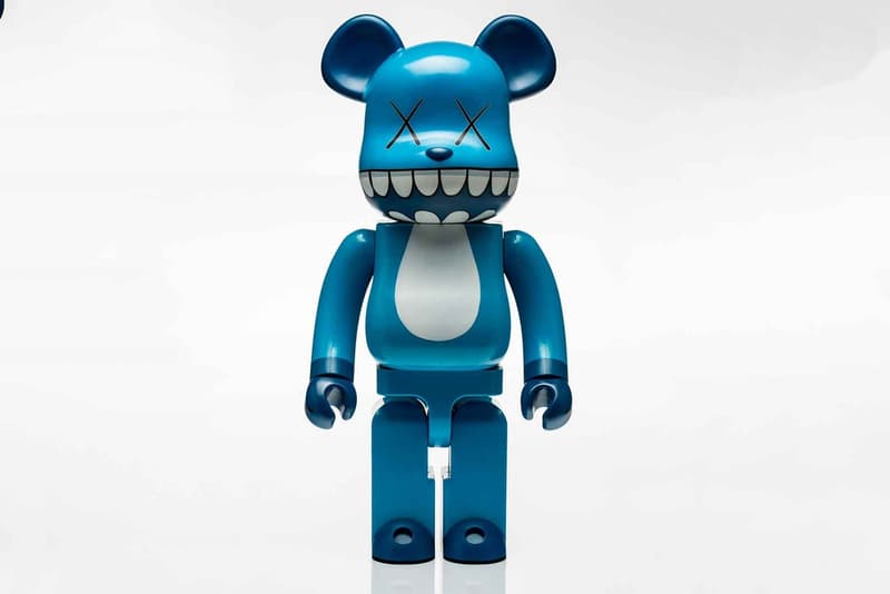 베어브릭 메디콤 토이 슈프림 카우스 경매 2018 bearbrick medicom toy toy story supreme kaws heritage auctions