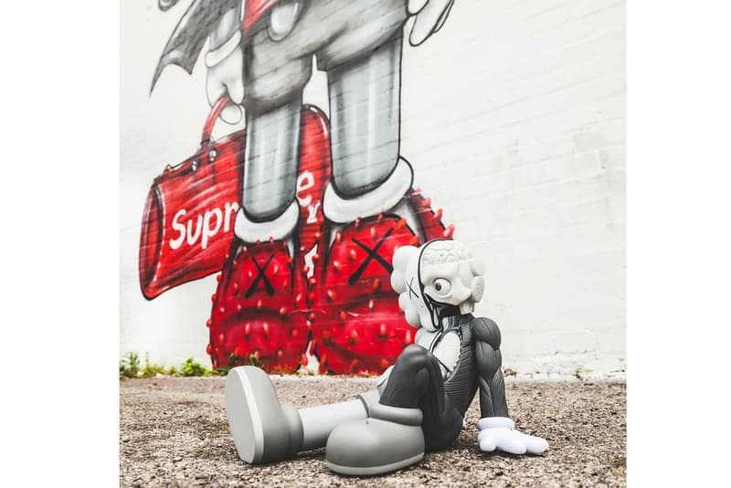 베어브릭 메디콤 토이 슈프림 카우스 경매 2018 bearbrick medicom toy toy story supreme kaws heritage auctions