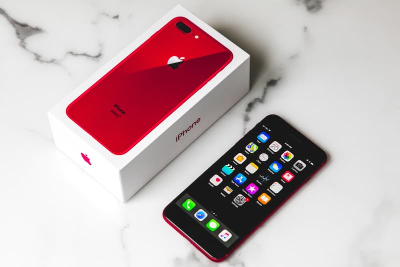 애플 x 에이즈 퇴치재단 'RED' 아이폰 8 '레드' apple iphone 8 plus productred closer look