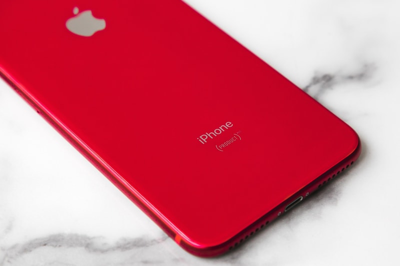 애플 x 에이즈 퇴치재단 'RED' 아이폰 8 '레드' apple iphone 8 plus productred closer look
