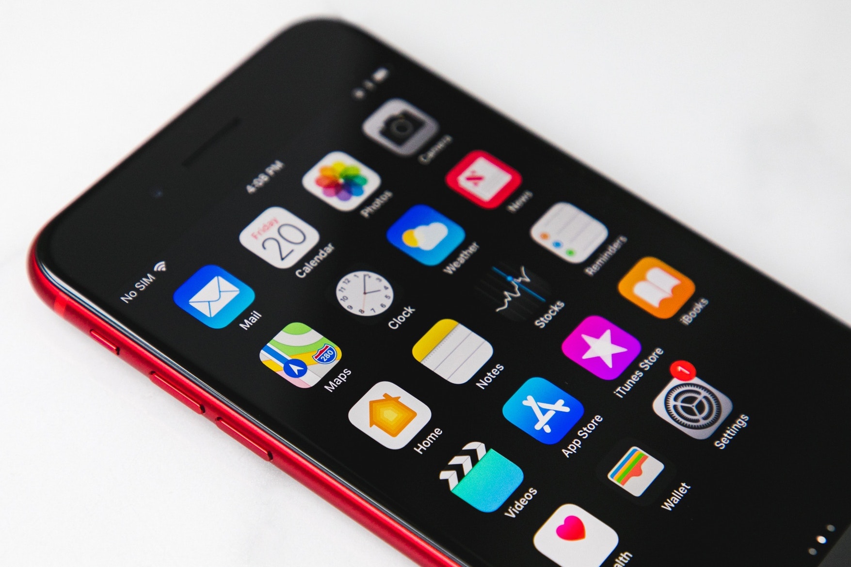 애플 x 에이즈 퇴치재단 'RED' 아이폰 8 '레드' apple iphone 8 plus productred closer look