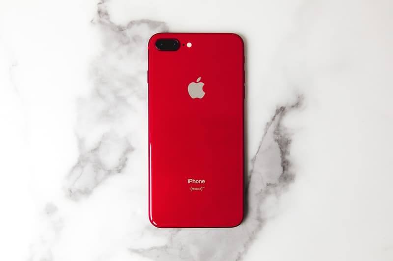 애플 x 에이즈 퇴치재단 'RED' 아이폰 8 '레드' apple iphone 8 plus productred closer look