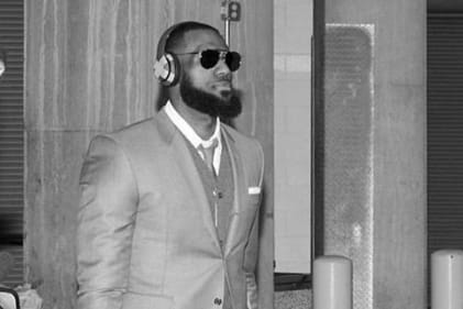 캐벌리어스의 톰 브라운 단체복이 상징하는 의미