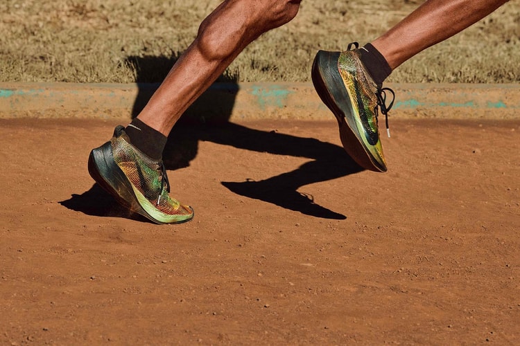 나이키의 플라이프린트 신소재를 적용한 러닝화