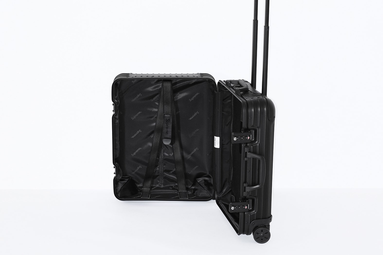 슈프림 x 리모와 캐리어 봄 토파즈 멀티휠 공식 사진 2018 supreme rimowa spring luggage official photos topas multiwheel