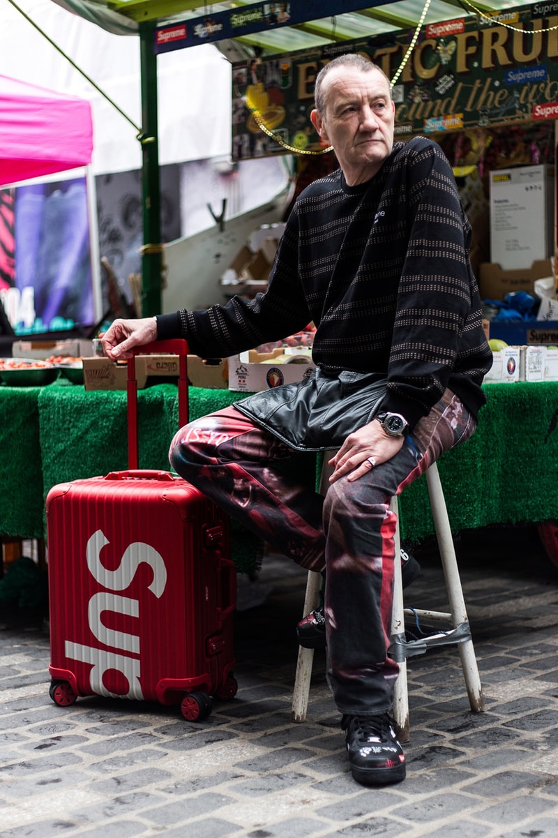 슈프림 리모와 캐리어 트롤리 스트릿 스타일 2018 supreme rimowa luggage trolley street style