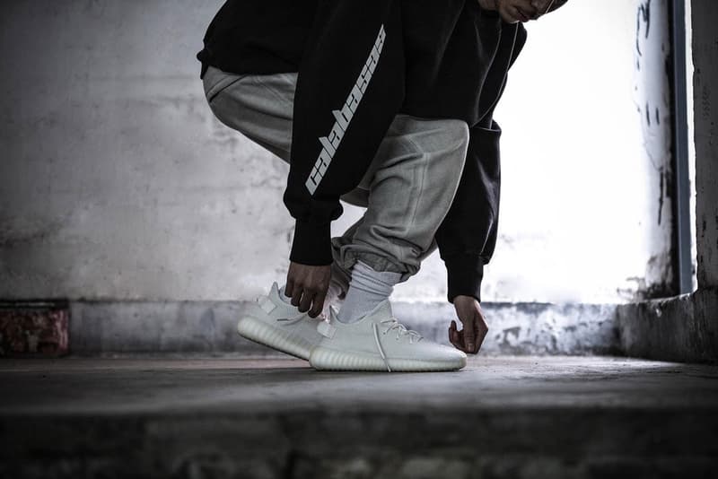 칸예 웨스트 x 아디다스 이지부스트 발매량 및 빈도 증대 선언, 이지마피아 2018 kanye west adidas yeezy boost 350 v2 production yeezymafia cream whaite