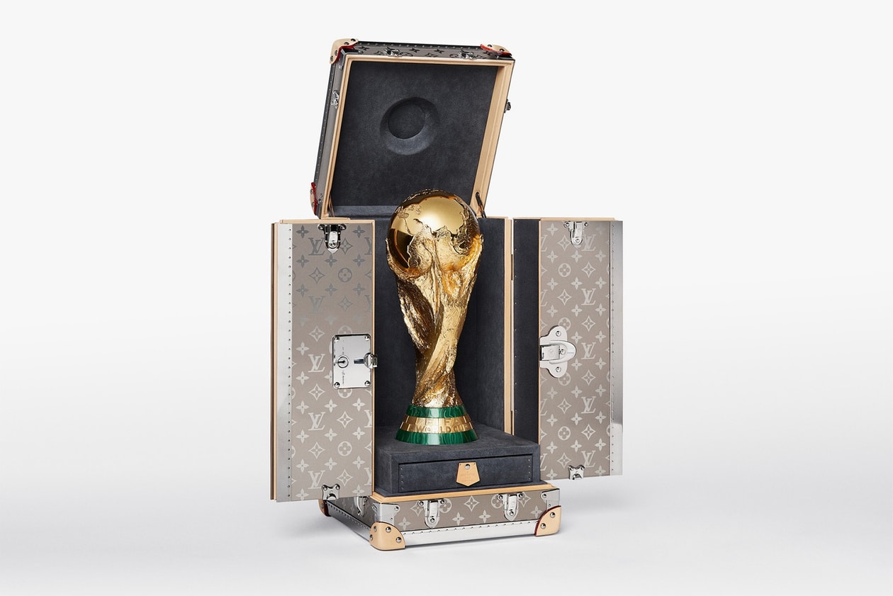 루이비통 2018 FIFA 러시아 월드컵 컬렉션 트로피 축구공 케이스 louis vuitton fifa world cup trophy case