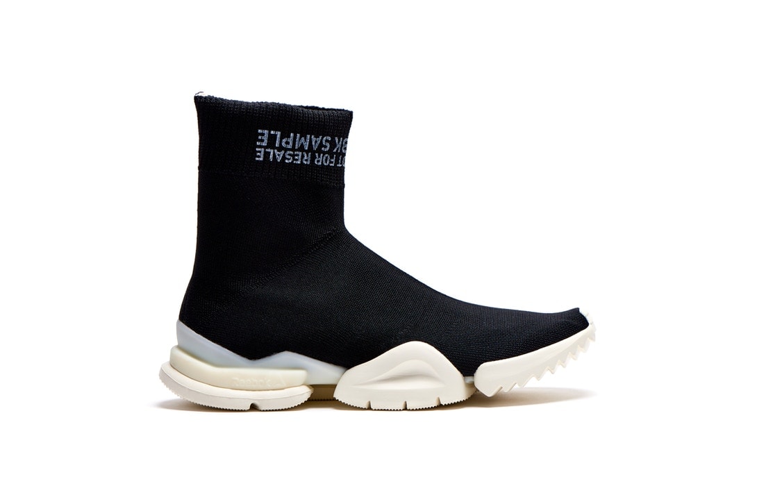 리복 신상 삭 러너 Sock Run.r reebok sock runr black barneys price 2018