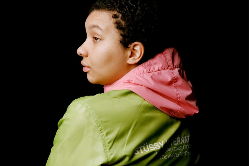 빈티지 제품과 함께 스타일링한 스투시 2018 여름 룩북