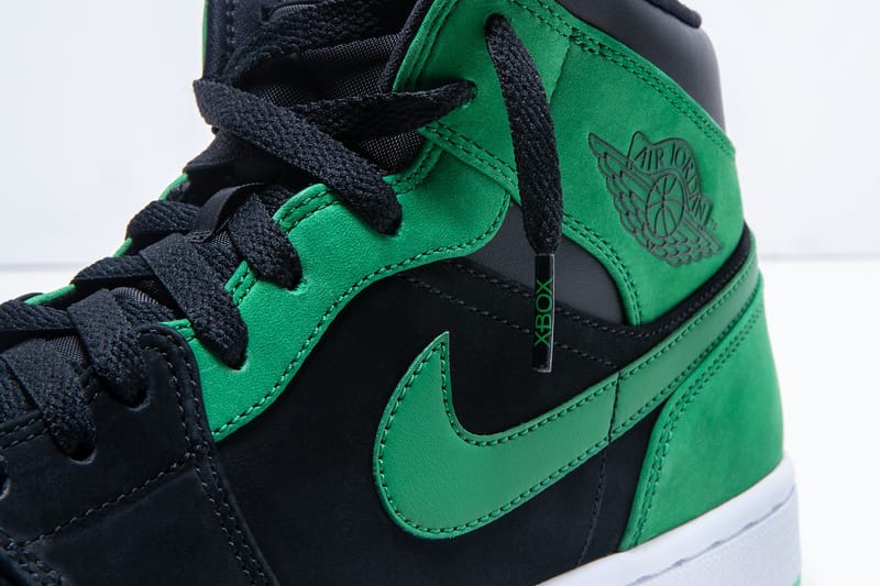 나이키, 플레이스테이션 및 엑스박스와의 협업 스니커 출시