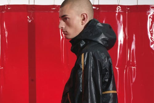 키코 코스타디노브가 제작한 매킨토시 0004 컬렉션