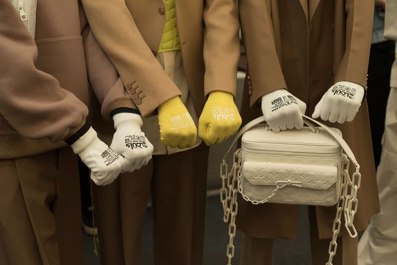 버질 아블로의 루이비통 2019 SS 멘즈 컬렉션의 모든 것 칸예 웨스트 포옹