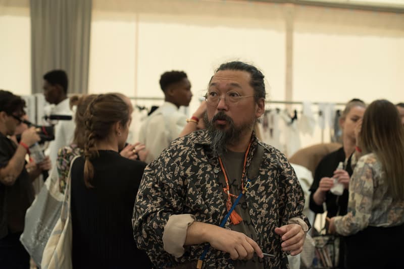 버질 아블로의 루이비통 2019 SS 멘즈 컬렉션의 모든 것 칸예 웨스트 포옹