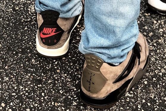 트래비스 스콧 x 조던 에어 조던 4 ‘캑터스 잭’ 카키 & 보라색