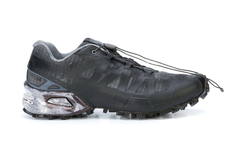 등산화 스타일의 하이엔드 스니커 2종