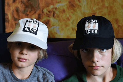 네이버후드와 칼리 도른힐 드윗의 첫 협업