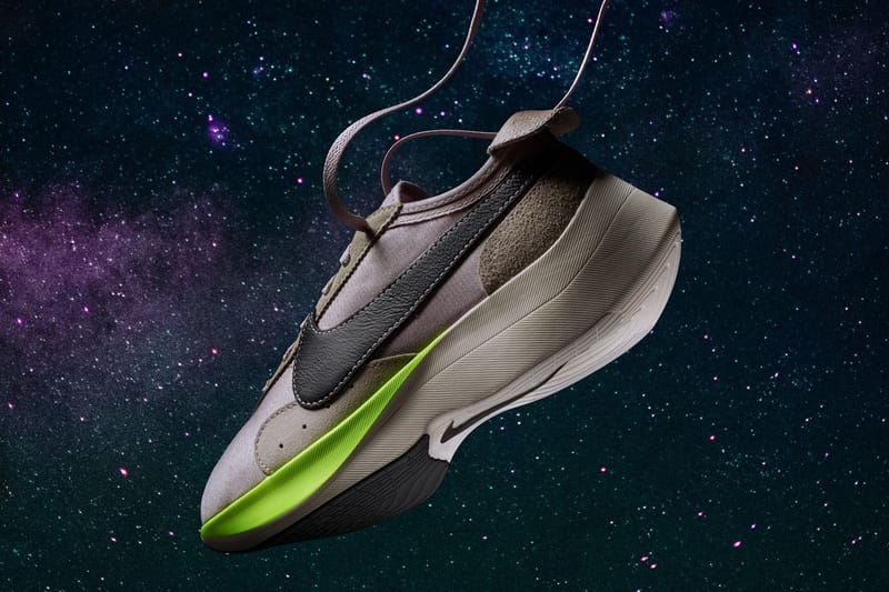 나이키 코르테즈의 2018년식 '새로고침', 문 레이서