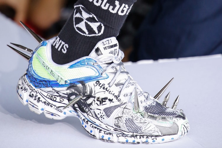 베트멍 2019 SS 런웨이에 등장한 스파이크 아빠 운동화 & 선글라스