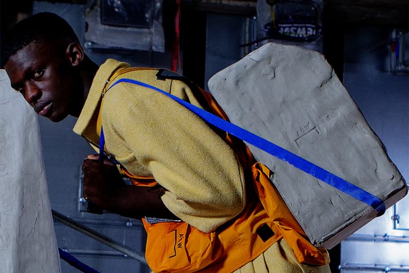 실제 공사 현장에서 촬영한 어 콜드 월 2018 FW 캠페인