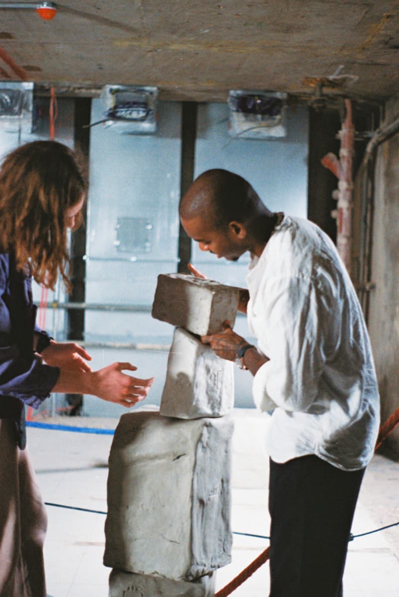 어 콜드 월 2018 FW 캠페인, 공사현장 화보 보기