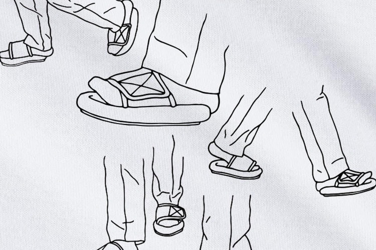칸예 웨스트의 꽉 끼는 이지 슬리퍼 패러디한 티셔츠