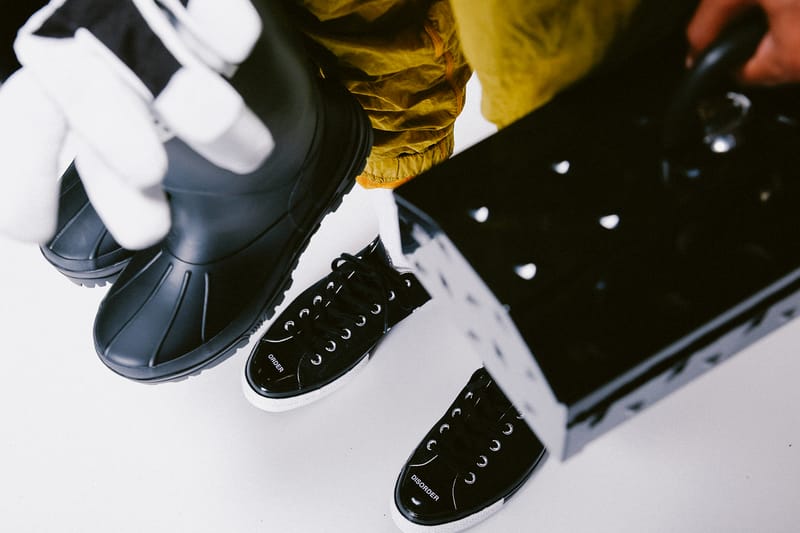 컨버스 x 언더커버 '오더 & 디스오더' 협업 착용 사진