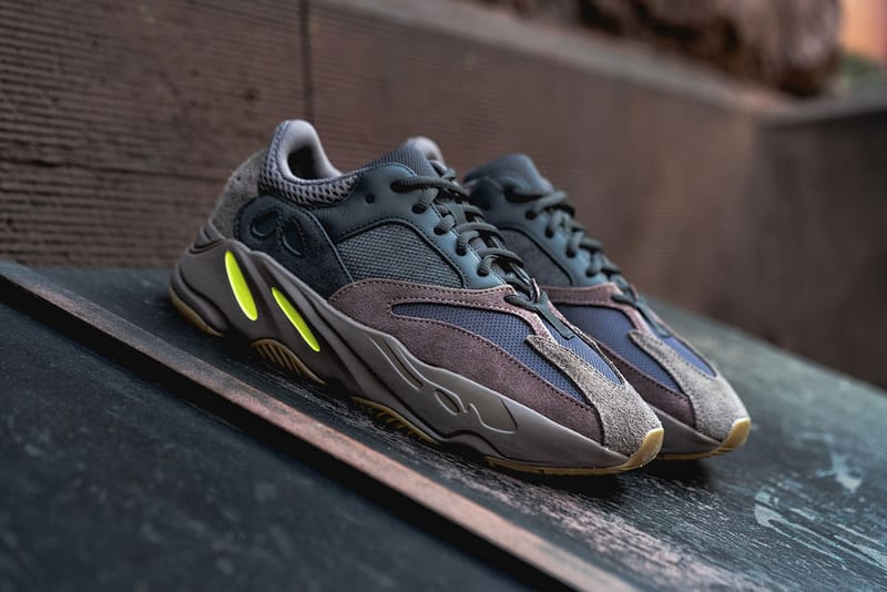 이지 부스트 700 ‘모브’ 실물, 상세하게 보기