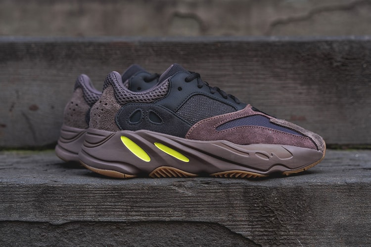 식어가는 이지 부스트의 인기, 700 '모브' 전 사이즈 재고 그대로