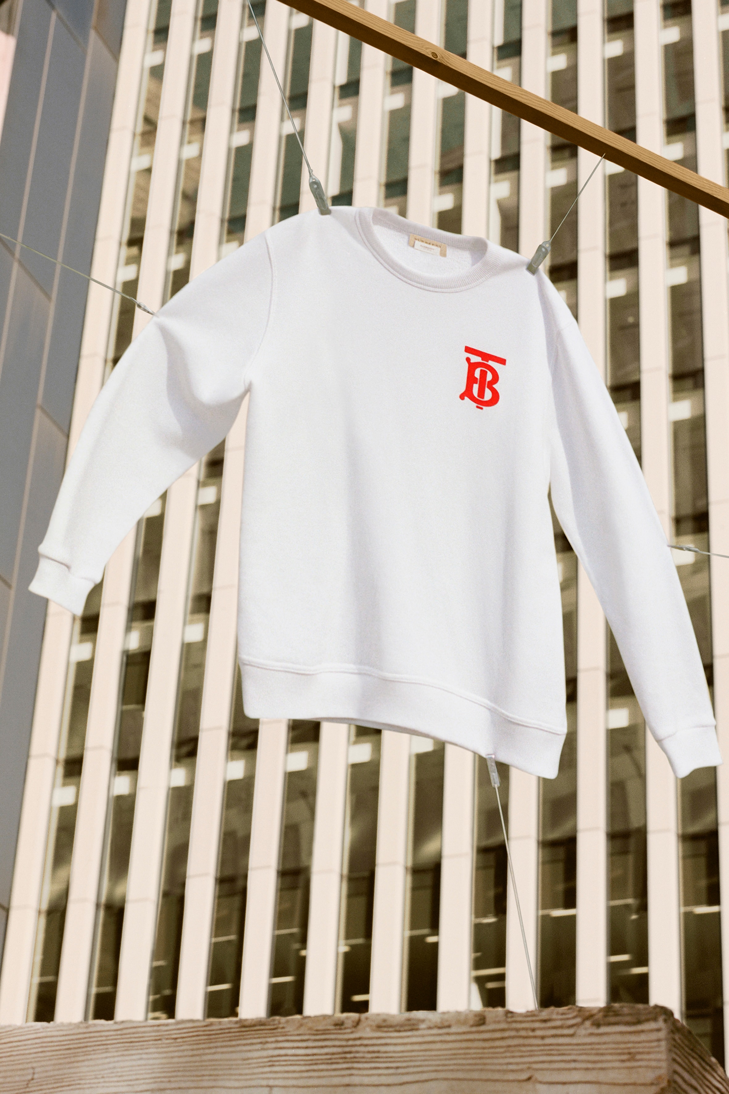 버버리 비 시리즈 리카르도 티시 10월 한정 판매 티셔츠 스웨트셔츠 