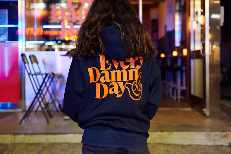 캠페인 트레이드마크 x 콤팩트 레코드 바 협업 제품군