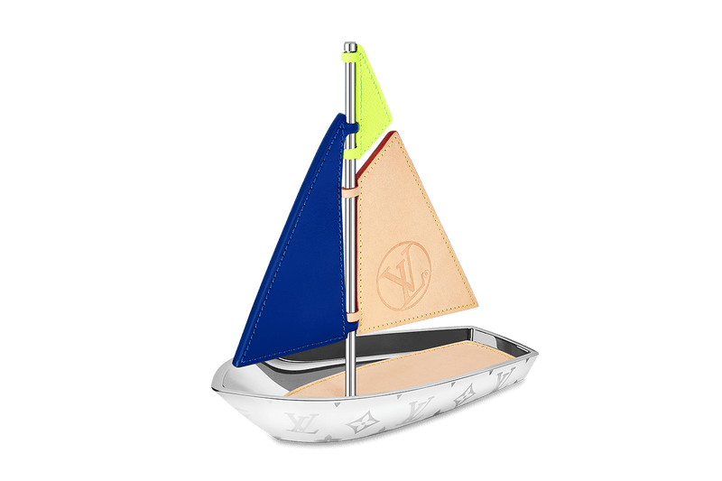 루이비통 2018 겨울 '대미에 그래파이트 알프스' 성탄절 액세서리