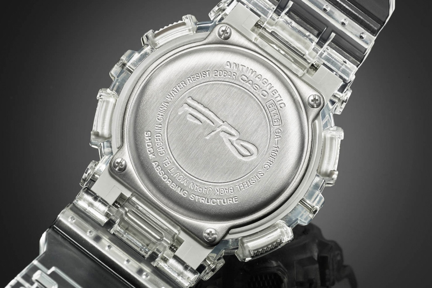 에이셉 퍼그와 지샥이 공동 제작한 투명 시계 ‘GA-110’ 
