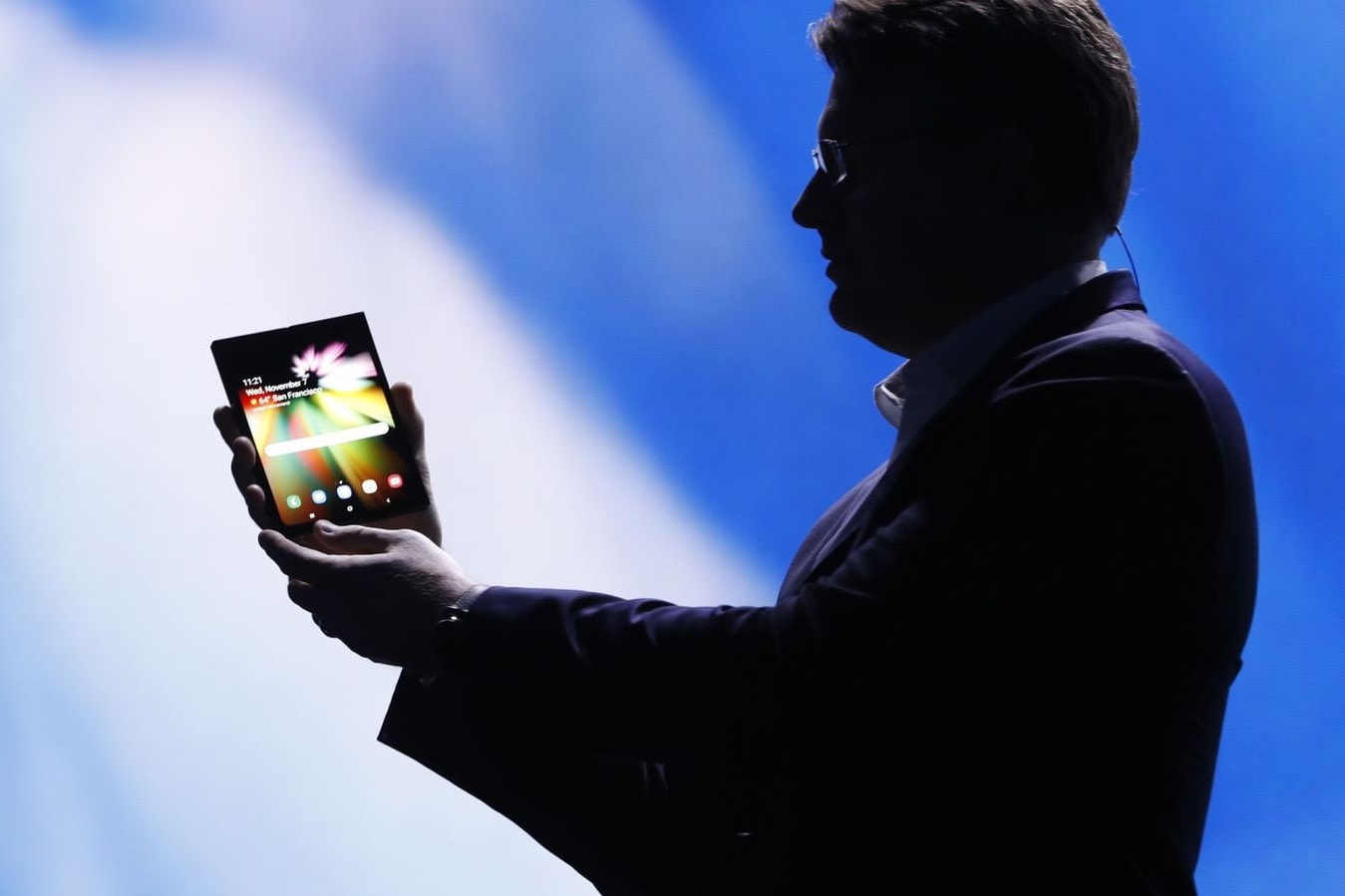 폴더블폰과 노치 디스플레이, 삼성이 공개한 새 스마트폰 혁신