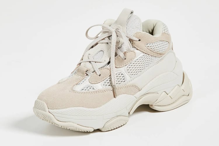 이지 500 x 트리플 S의 짝퉁? 제프리 캠벨의 핫라인 대드 스니커