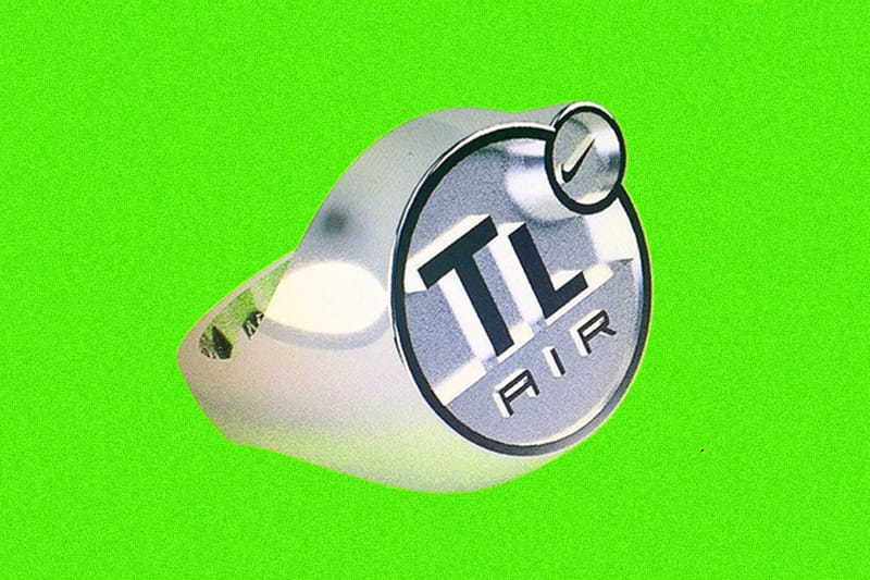 나이키, ACG, 고어텍스 로고 디자인의 주얼리를 구매할 수 있는 숍