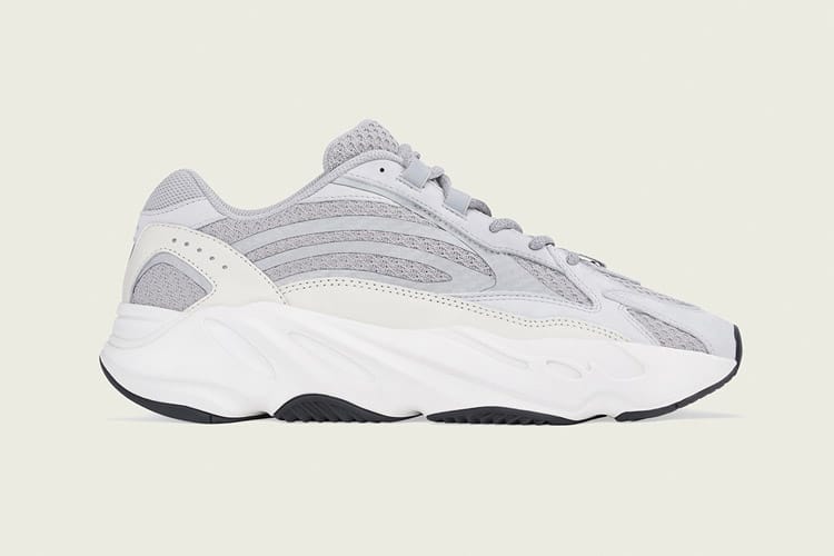 이지 부스트 700 V2 ‘스태틱’ 국내 발매 정보 총정리